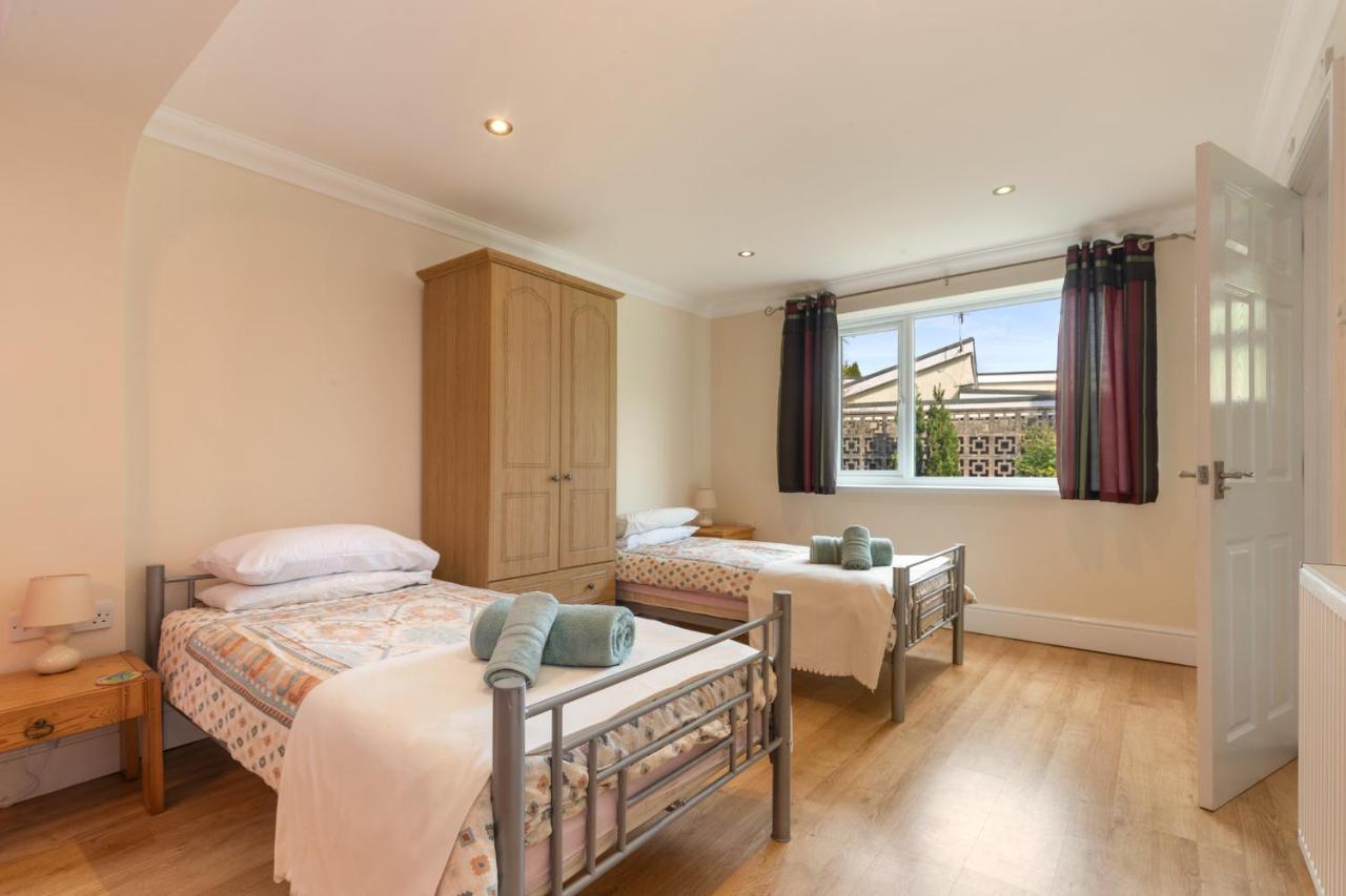 Sunningdale - Beach Side Cottage, Sea Views, Parking 손더스풋 외부 사진